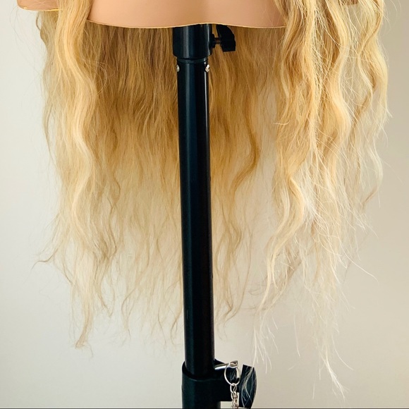 Very Pretty 34” Effortless Style Golden Blonde Synthetic Wig - Picture 9 of 11